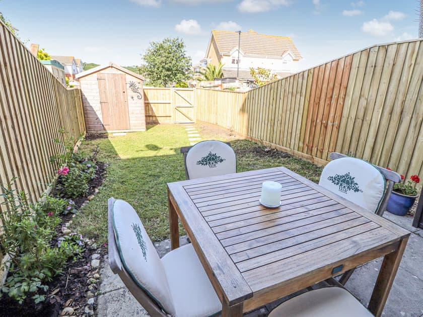 Sitting-out-area | 28 Anchorage Way, East Cowes