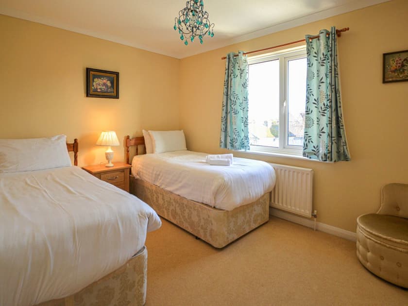 Twin bedroom | Gate House, Bembridge