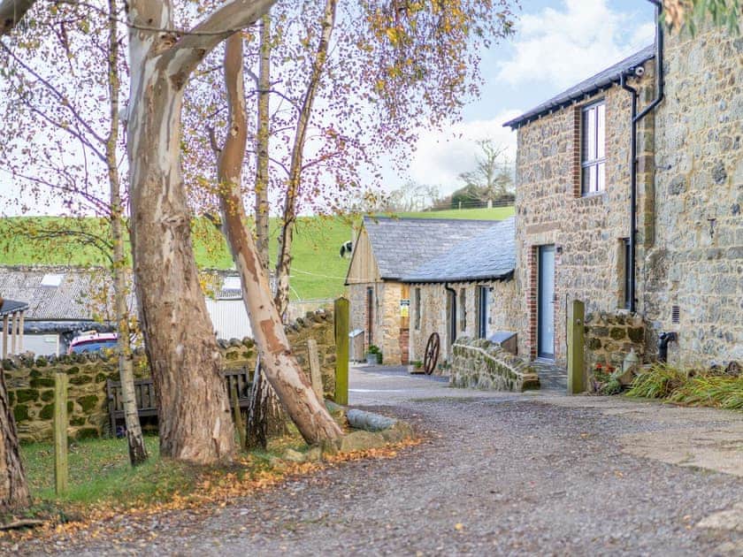 Garden and grounds | The Hayloft - Cooks Castle Farm, Wroxall, near Ventnor
