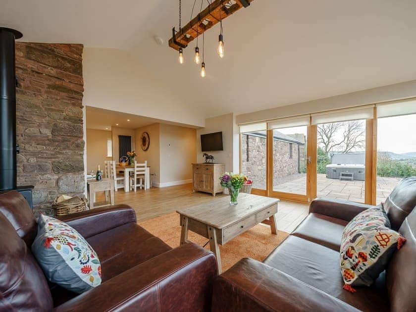 Kitchen/diner | Tyr Ywen Cottage, Llantilio Pertholey