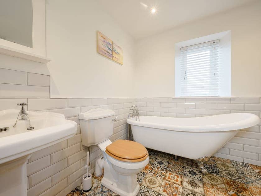 Open plan living space | Tyr Ywen Cottage, Llantilio Pertholey