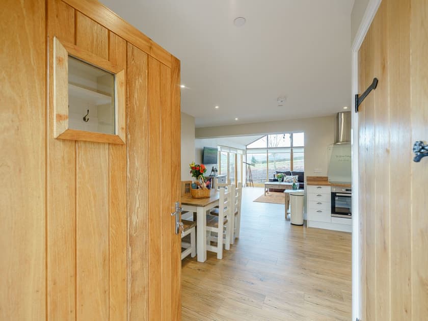 Hot tub | Tyr Ywen Cottage, Llantilio Pertholey