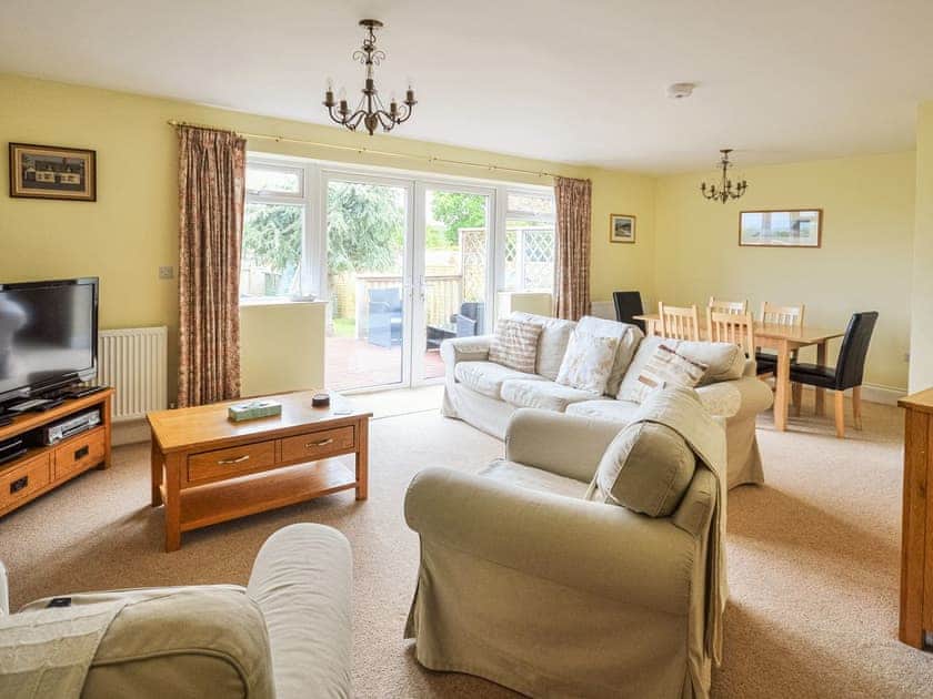 Living room/dining room | Solent View, Seaview