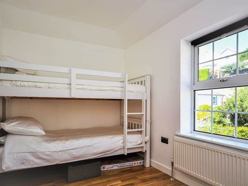 Bunk bedroom | Pebble Cottage, Ventnor