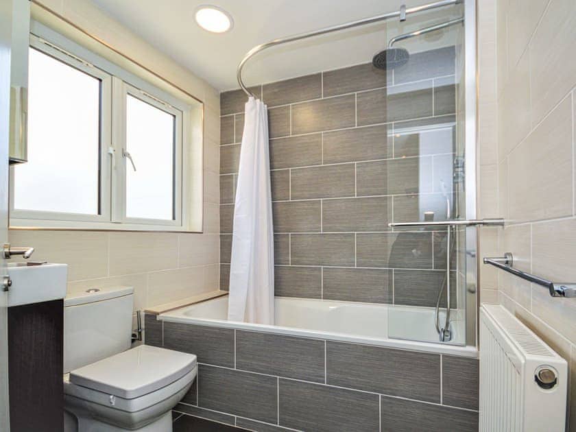 Bathroom | Pebble Cottage, Ventnor