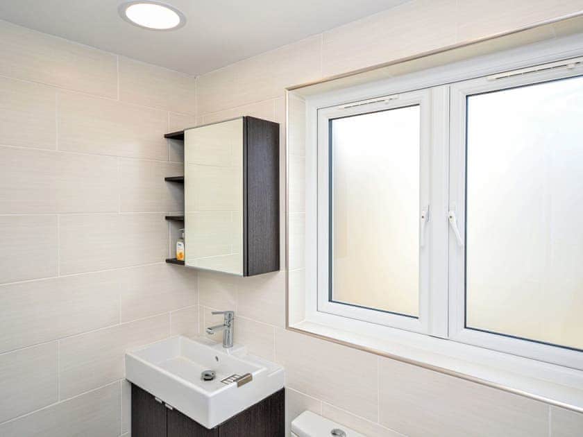 Bathroom | Pebble Cottage, Ventnor
