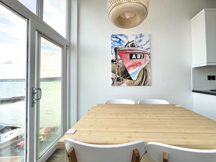 Contemporary living | Seascape, New Quay
