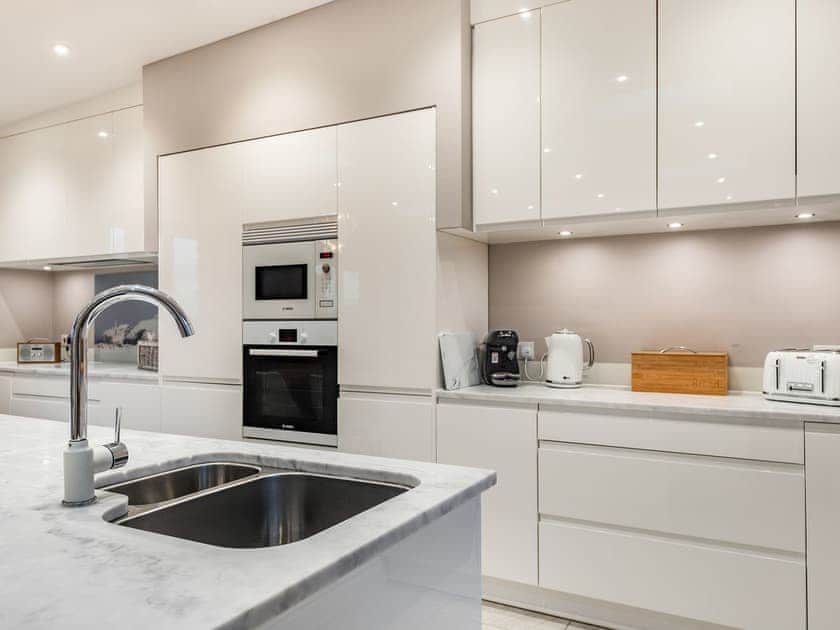 Kitchen | Primrose Cottage - Anglesey Seaviews, Penrhos Feilw, near Trearddur Bay