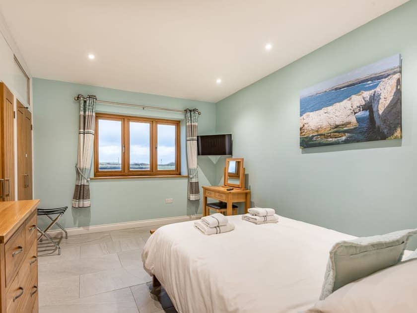 Double bedroom | Primrose Cottage - Anglesey Seaviews, Penrhos Feilw, near Trearddur Bay