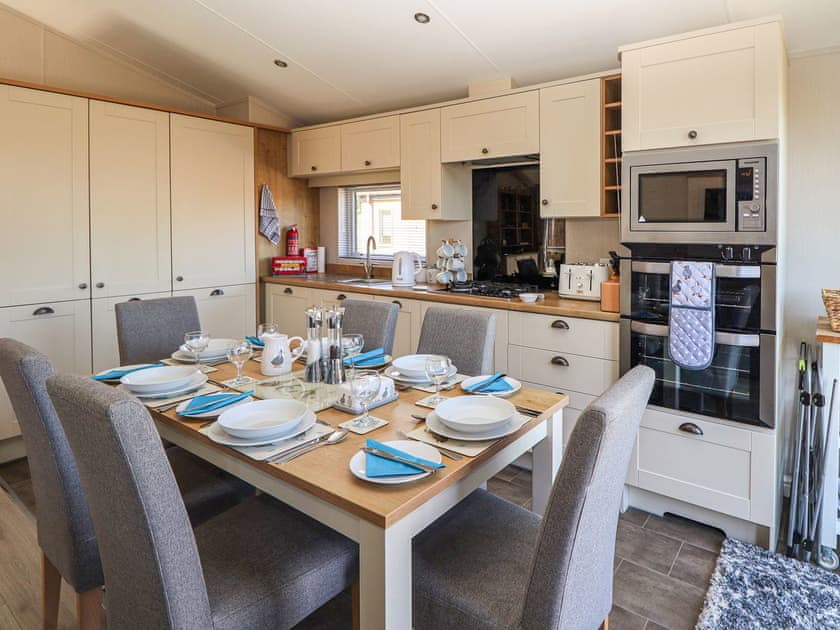 Open plan living space | The Lodge - The Lodge and No 7 North Island Holidays, Ryde