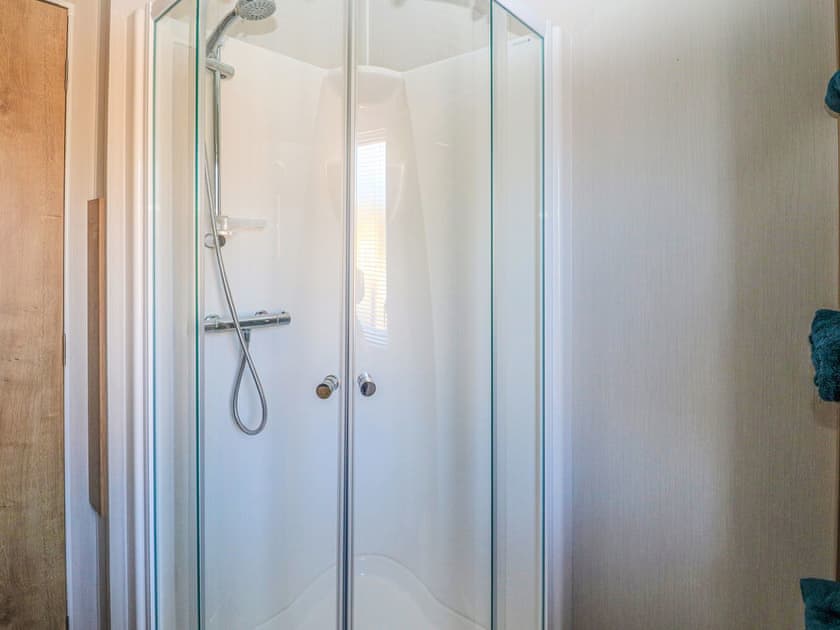 Shower room | The Lodge - The Lodge and No 7 North Island Holidays, Ryde