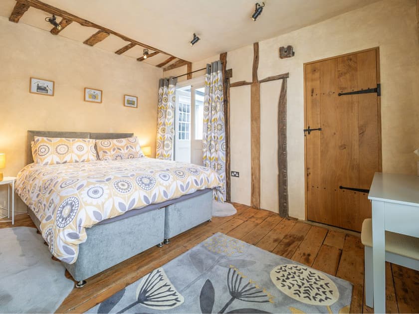 Double bedroom | White Lion Cottage, Hadleigh