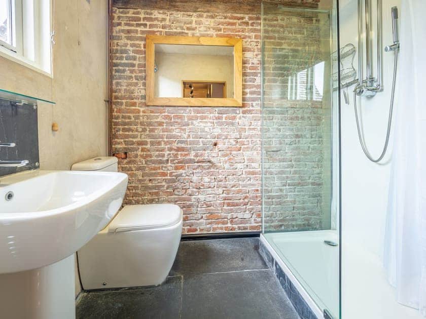 Shower room | White Lion Cottage, Hadleigh