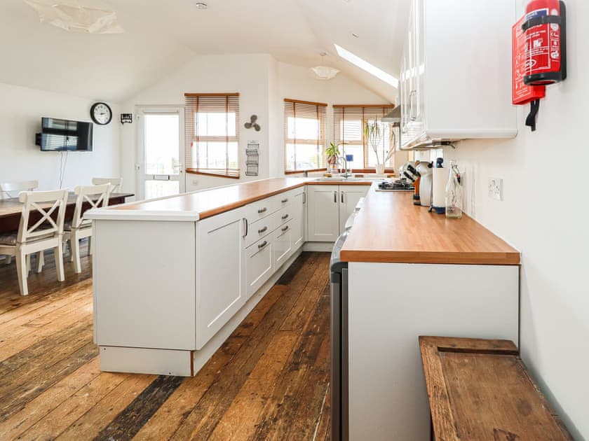 Kitchen/diner | Marsh Road, Gurnard, near Cowes