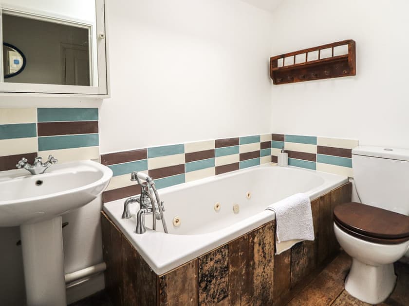 Bathroom | Marsh Road, Gurnard, near Cowes