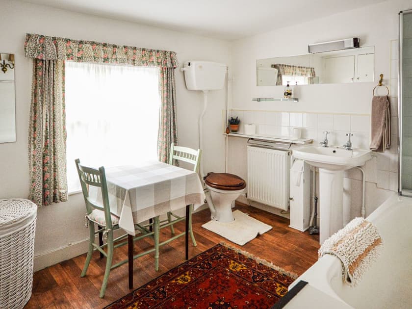 Bathroom | Grove Cottage, Yarmouth