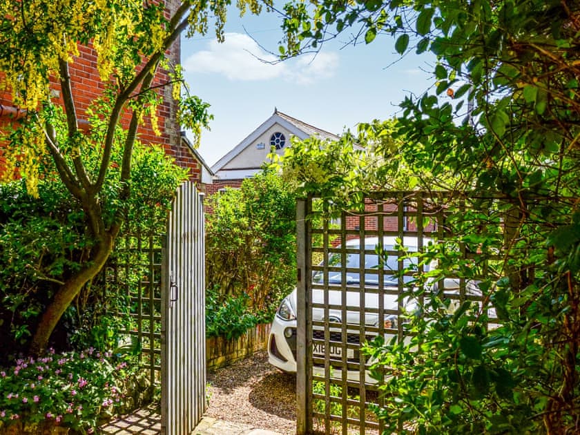 Parking | Grove Cottage, Yarmouth