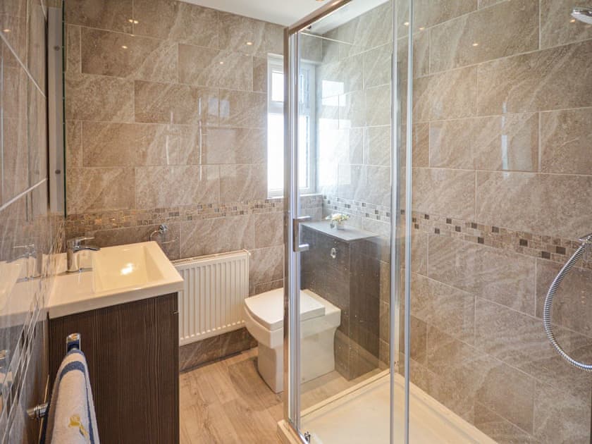 Shower room | Long Ledge, Bembridge