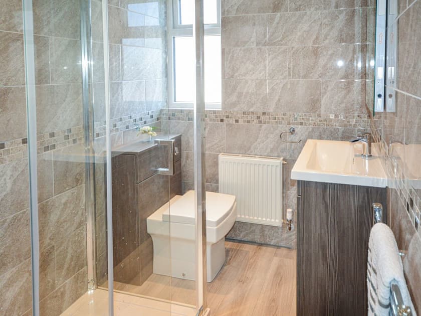 Shower room | Long Ledge, Bembridge