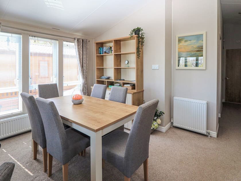 Dining Area | No 7 North - The Lodge and No 7 North Island Holidays, Ryde
