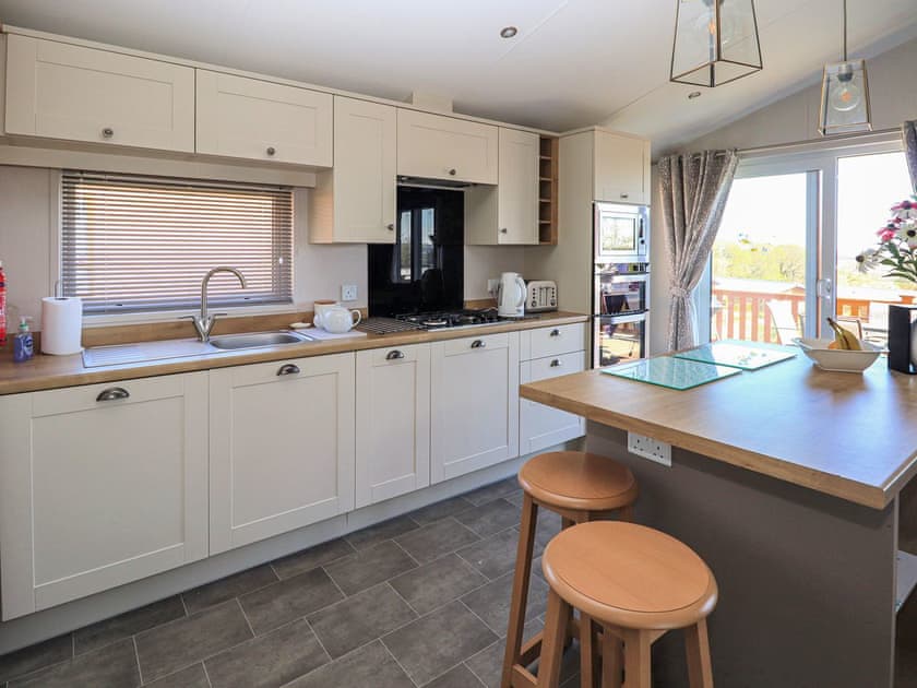 Kitchen | No 7 North - The Lodge and No 7 North Island Holidays, Ryde