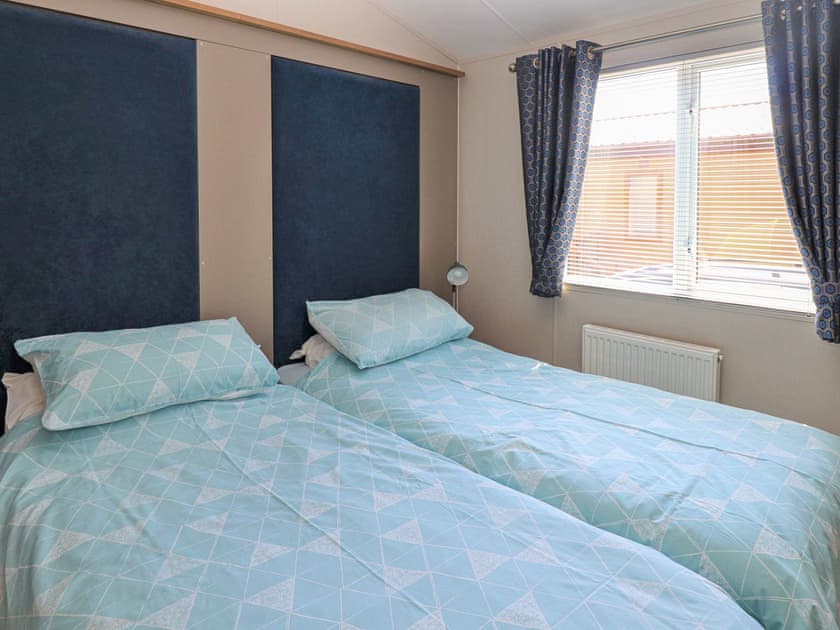 Twin bedroom | No 7 North - The Lodge and No 7 North Island Holidays, Ryde