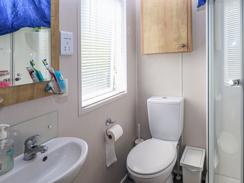 Shower room | No 7 North - The Lodge and No 7 North Island Holidays, Ryde