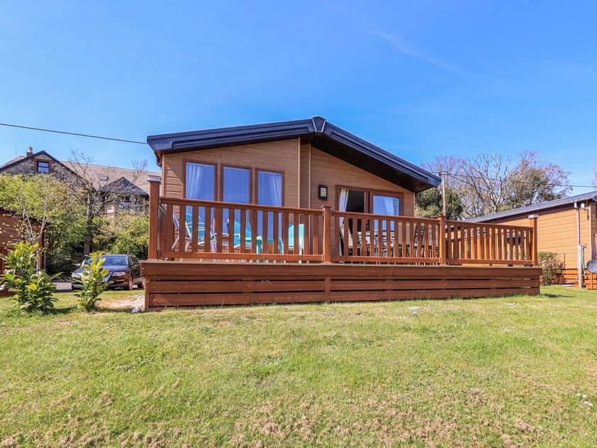 Exterior | No 7 North - The Lodge and No 7 North Island Holidays, Ryde