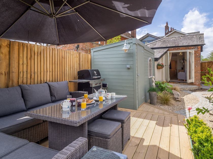 Outdoor eating area | Box Valley Cottage, Stoke by Nayland