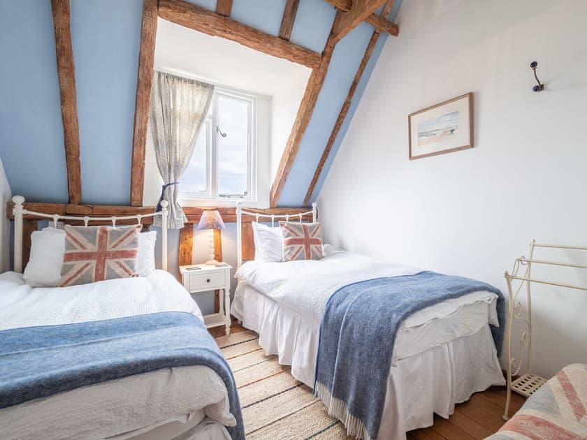 Twin bedroom | The Granary - Higham Place, Higham