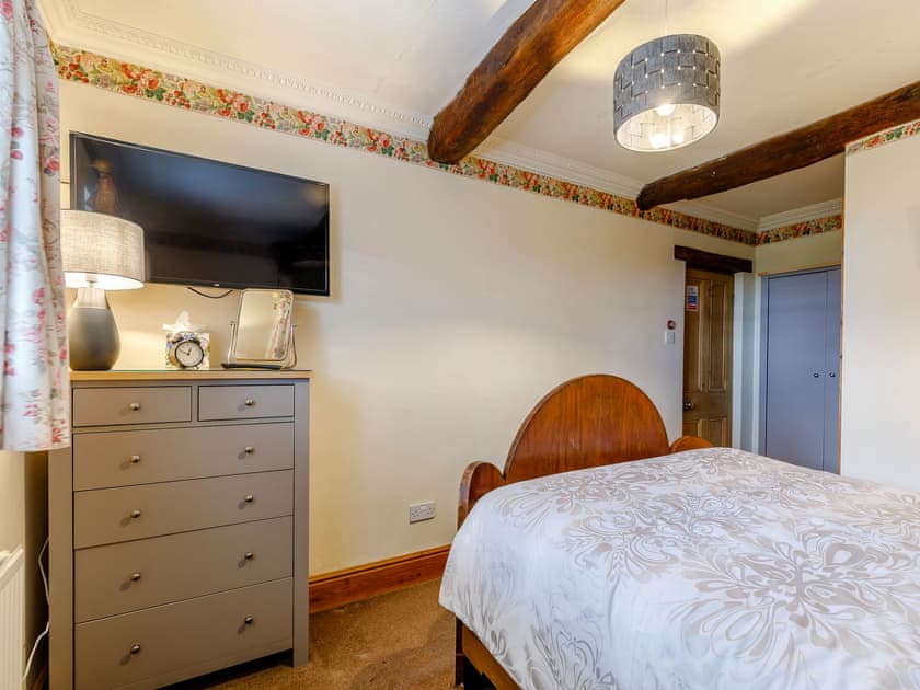 Double bedroom | The Pigsty - Domvilles Farm, Audley