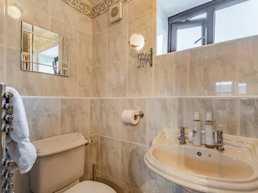 En-suite | The Stable - Domvilles Farm, Audley