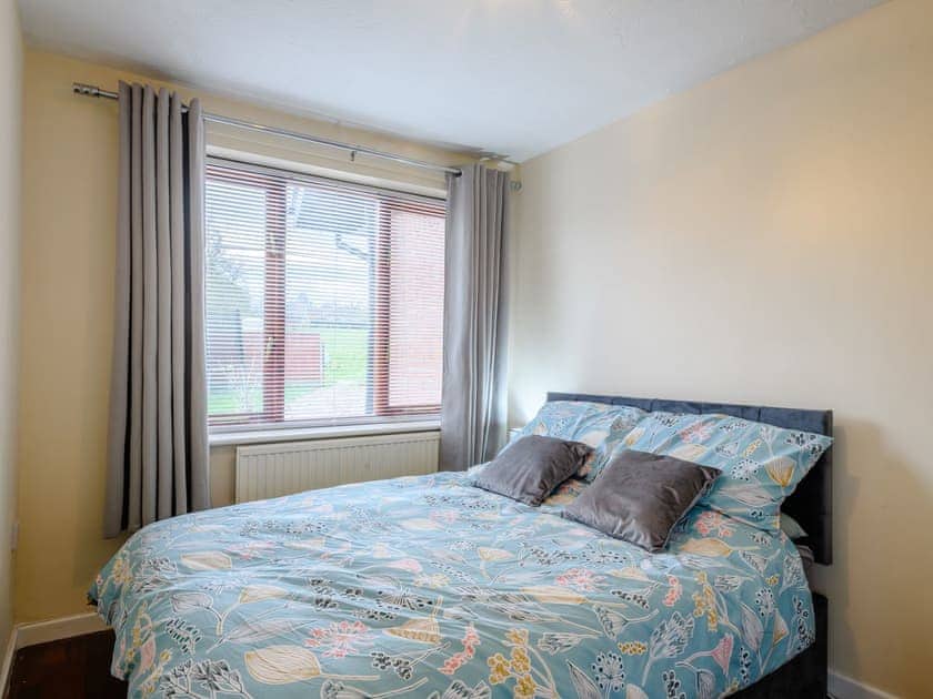 Double bedroom | Riverside Cottage, Loddon