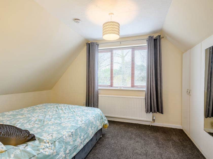 Double bedroom | Riverside Cottage, Loddon