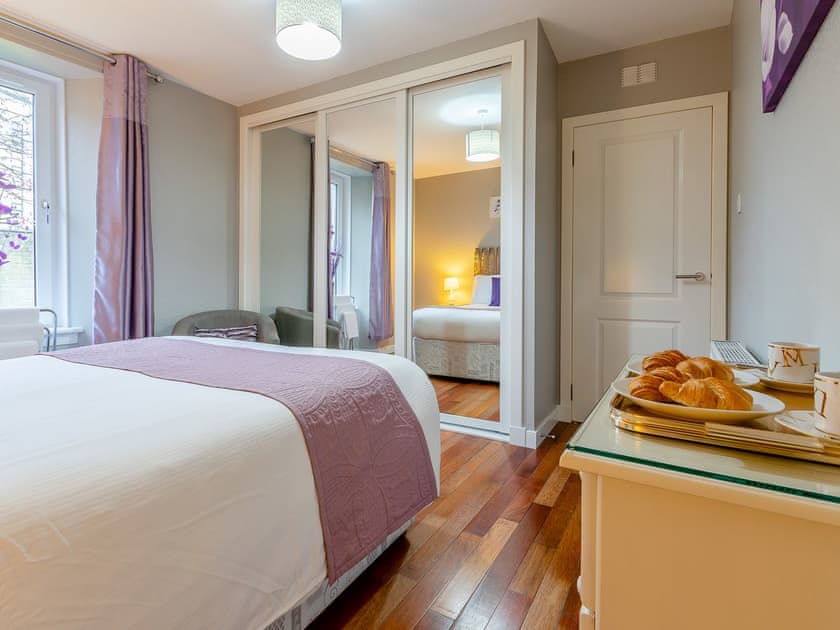 Double bedroom | Apartment 1 St Catherine’s Cottage - Clover Holidays, Perth