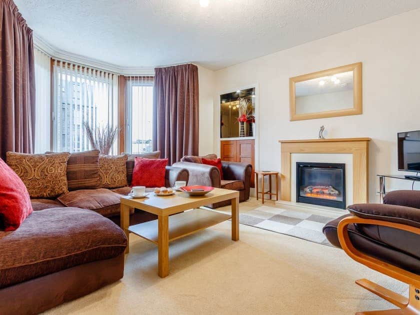 Living room | 2 St Catherine’s Cottage - Clover Holidays, Perth