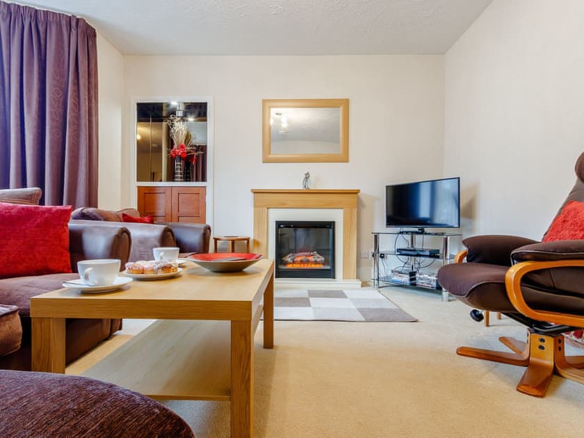 Living room | 2 St Catherine’s Cottage - Clover Holidays, Perth