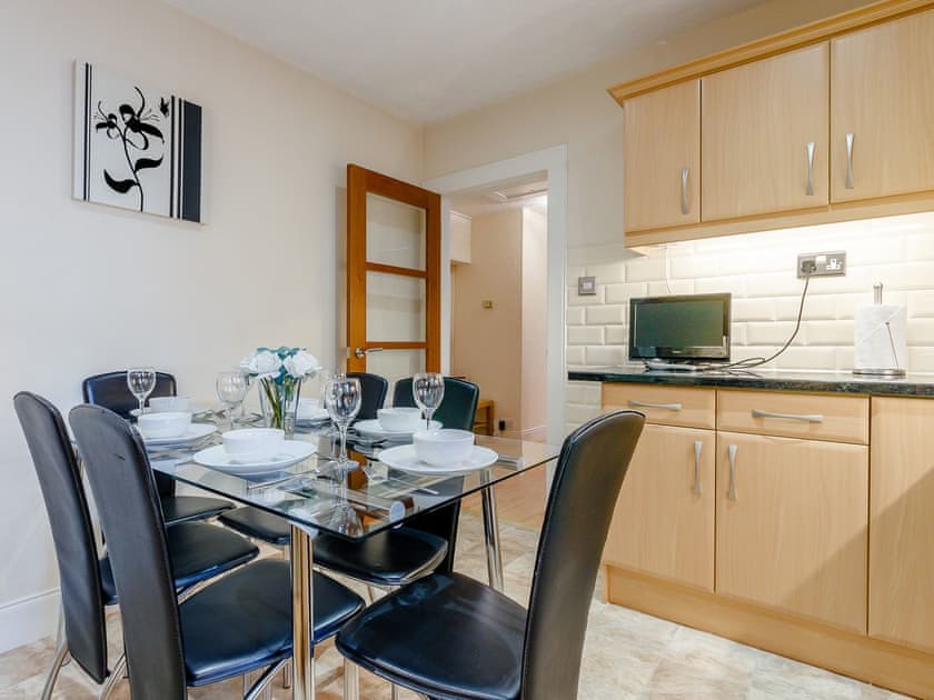 Kitchen/diner | 2 St Catherine’s Cottage - Clover Holidays, Perth