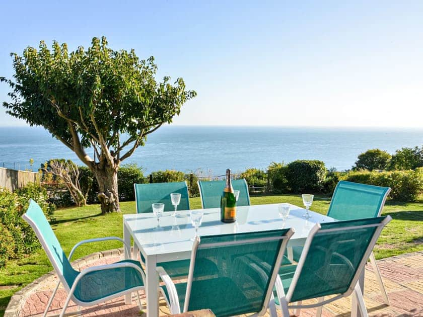 Sitting-out-area | Englefield, Ventnor