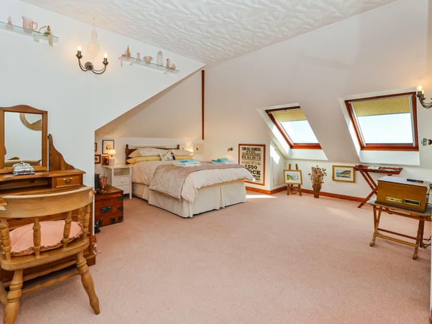 Double bedroom | Englefield, Ventnor