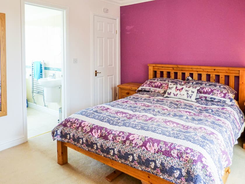 Annexe Double bedroom  | Hill Cottage, Alverstone, near Apse Heath