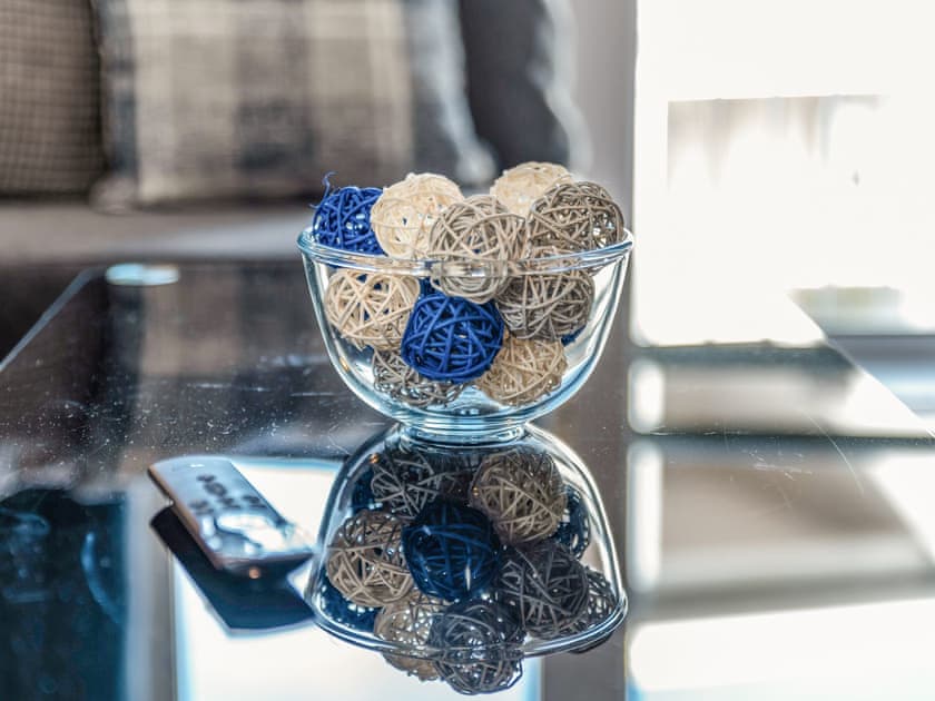 Dining Area | Grove - Bellaire Stay Apartments, Ashford