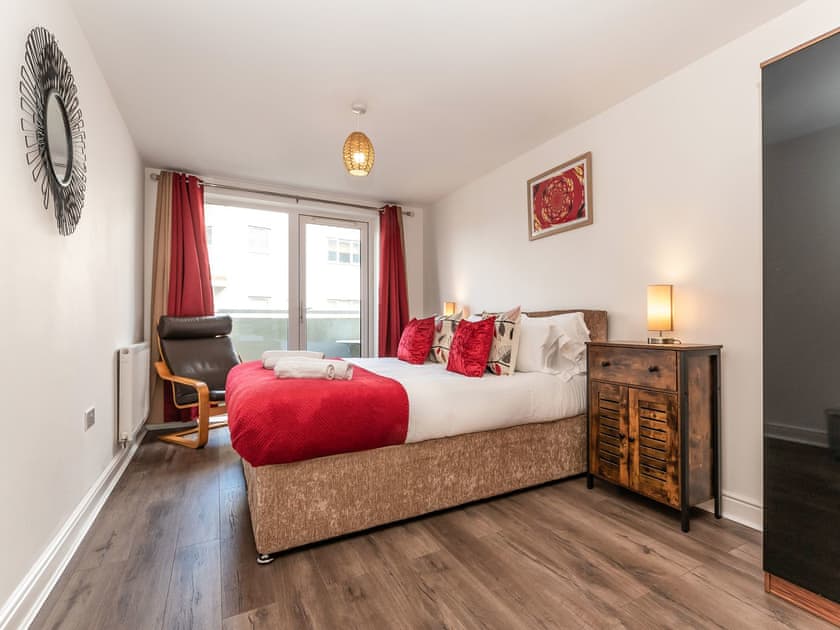 Double bedroom | Grove - Bellaire Stay Apartments, Ashford
