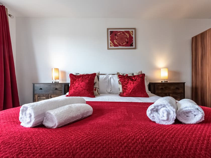 Double bedroom | Grove - Bellaire Stay Apartments, Ashford