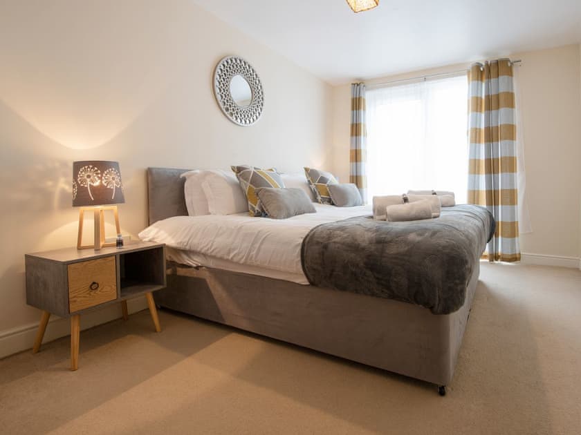 Double bedroom | Drummond - Bellaire Stay Apartments, Ashford