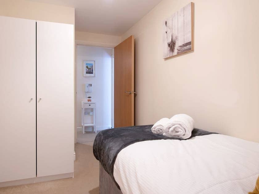 Single bedroom | Drummond - Bellaire Stay Apartments, Ashford