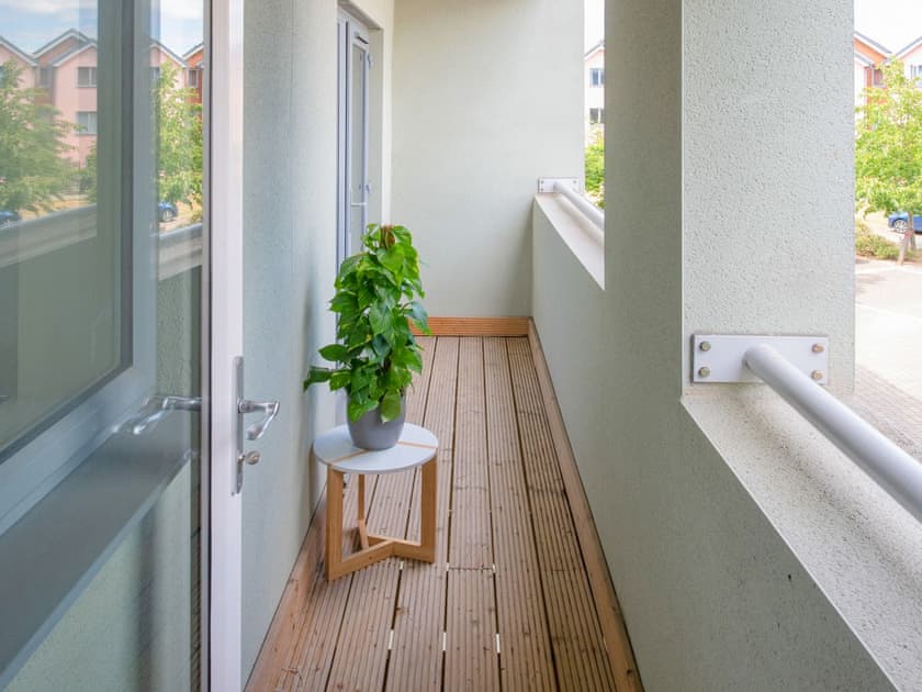Balcony | Drummond - Bellaire Stay Apartments, Ashford
