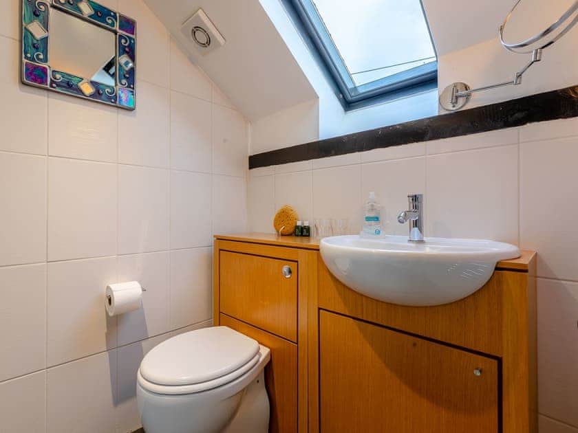 Shower room | Orchard Cottage - Thorney Country Cottages, Langport, near Somerton