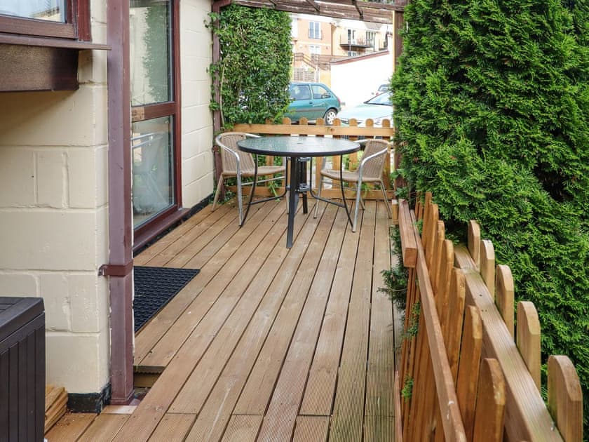 Sitting-out-area | Villa 23, Wootton Bridge