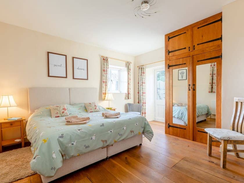 Double bedroom | Long Barn - Thorney Country Cottages, Langport, near Somerton